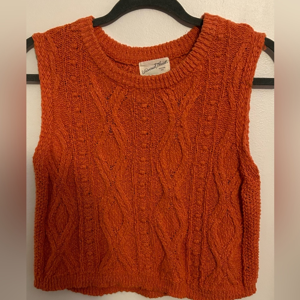Knit Sweater vest